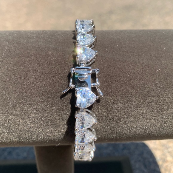 🔥REAL COLLECTIBLE STERLING SILVER HEART BRACELET OVER 200 CTW IN DIAMONITE - Picture 2 of 3